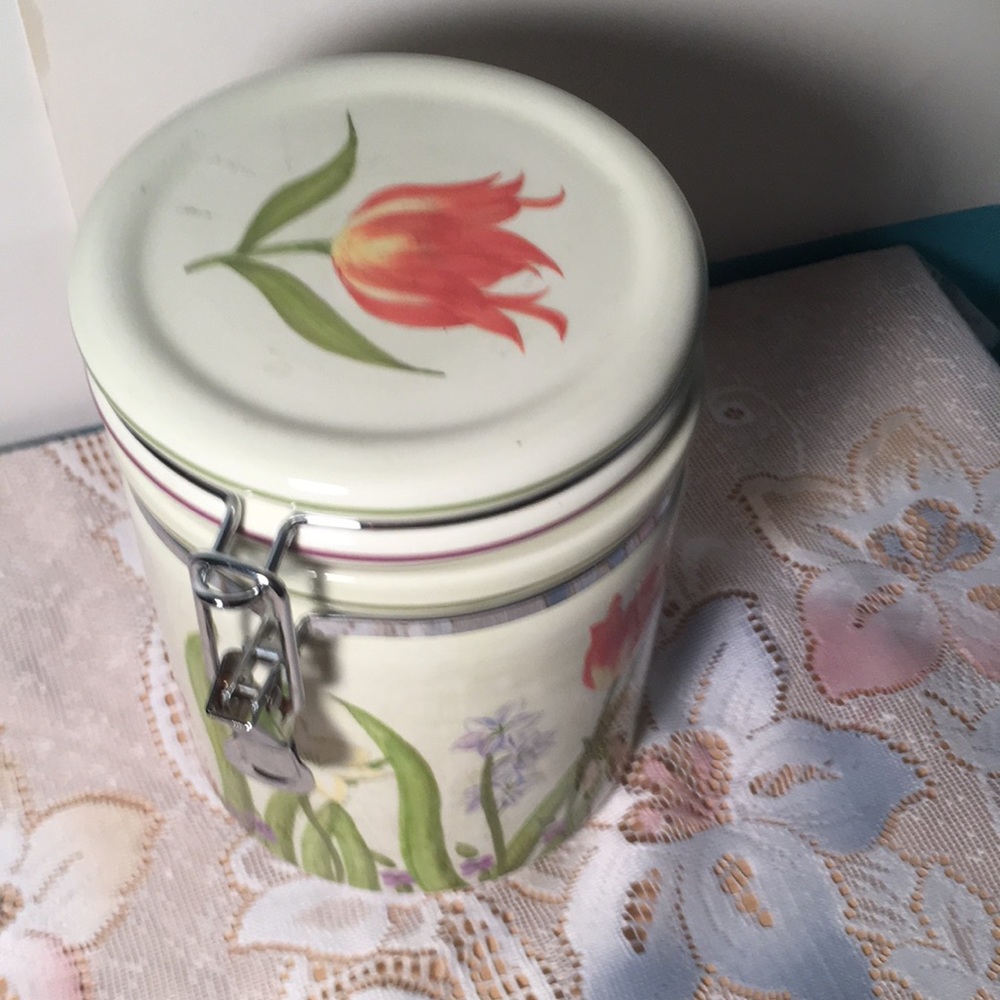 Storage Jar&Lid By Patricia Brubsker